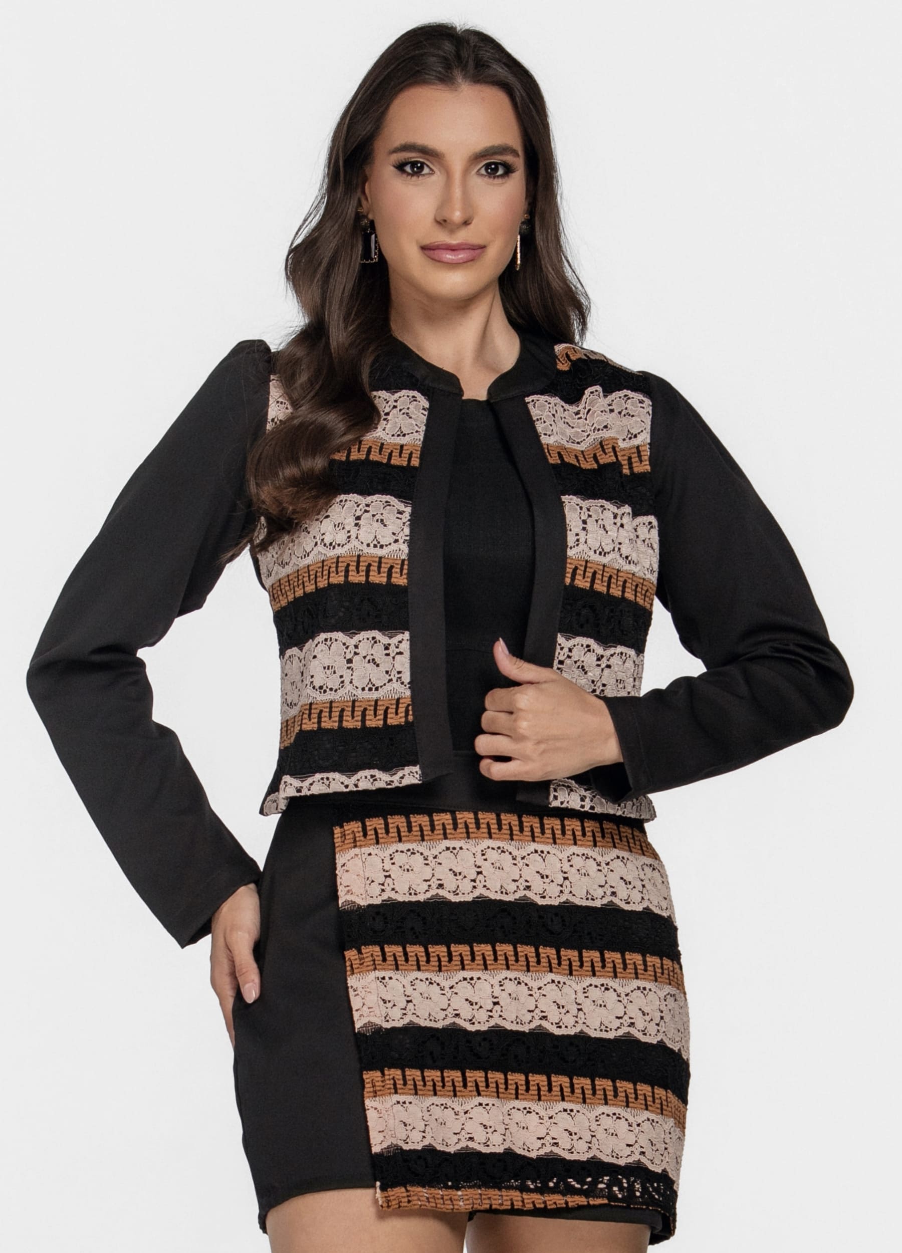 CONJUNTO FEMININO SHORT E CASACO COM RENDA 