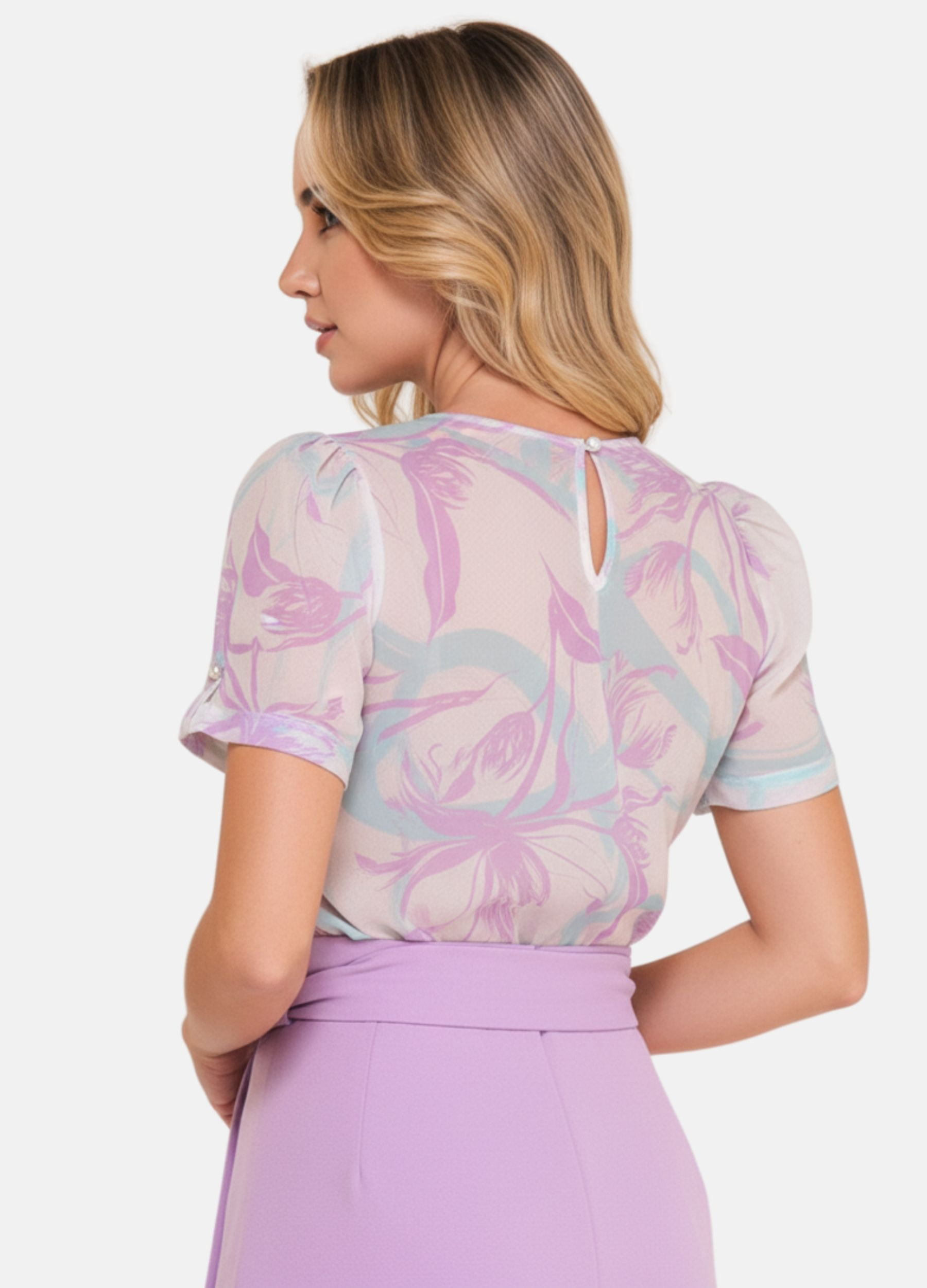 BLUSA C/ PREGAS NA MANGA E BOTAO 