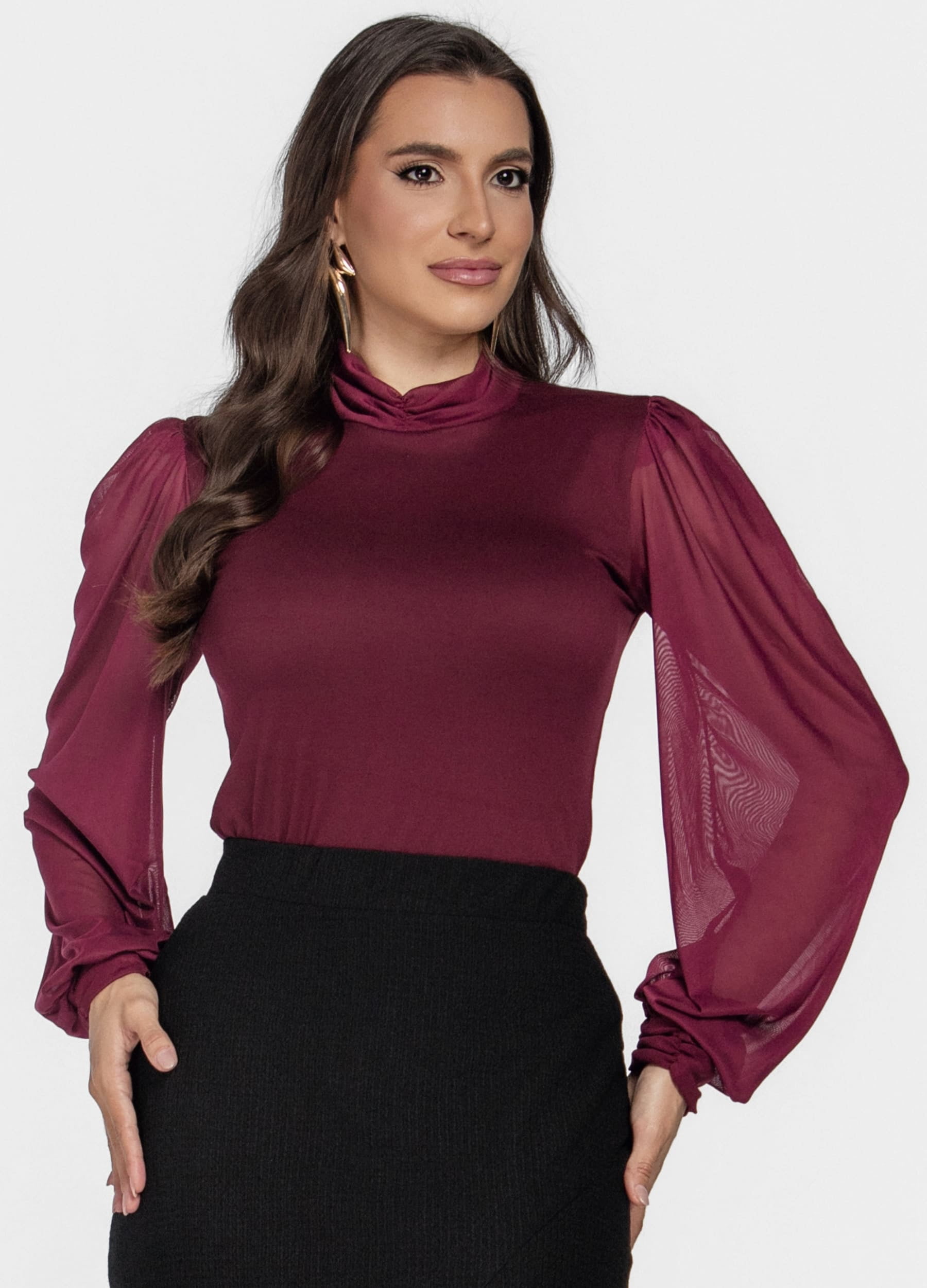 BLUSA FEMININA GOLA FRANZIDA E MANGA DE TULE