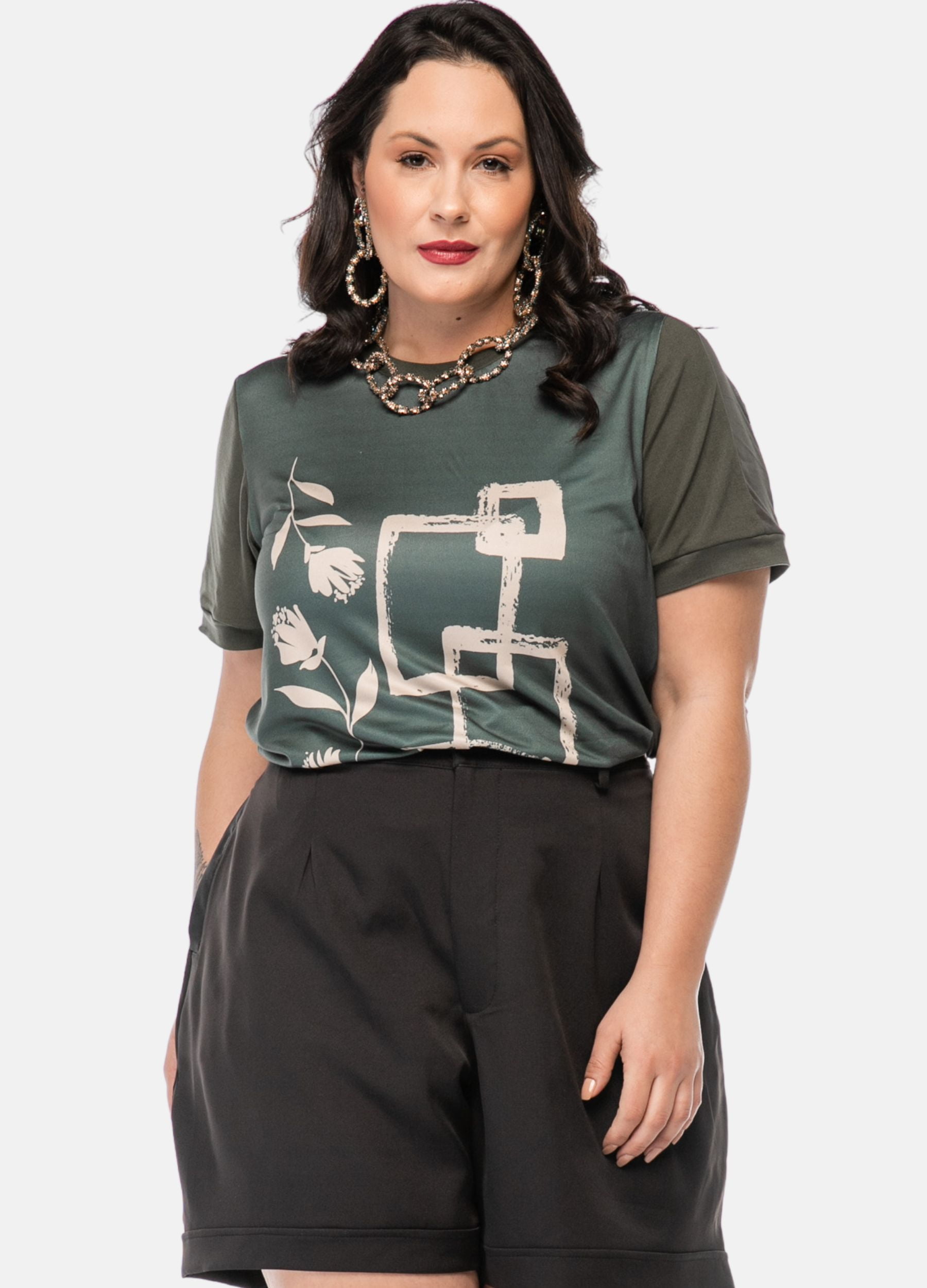 T-SHIRT C/ DETALHE DE TULE PLUS SIZE 