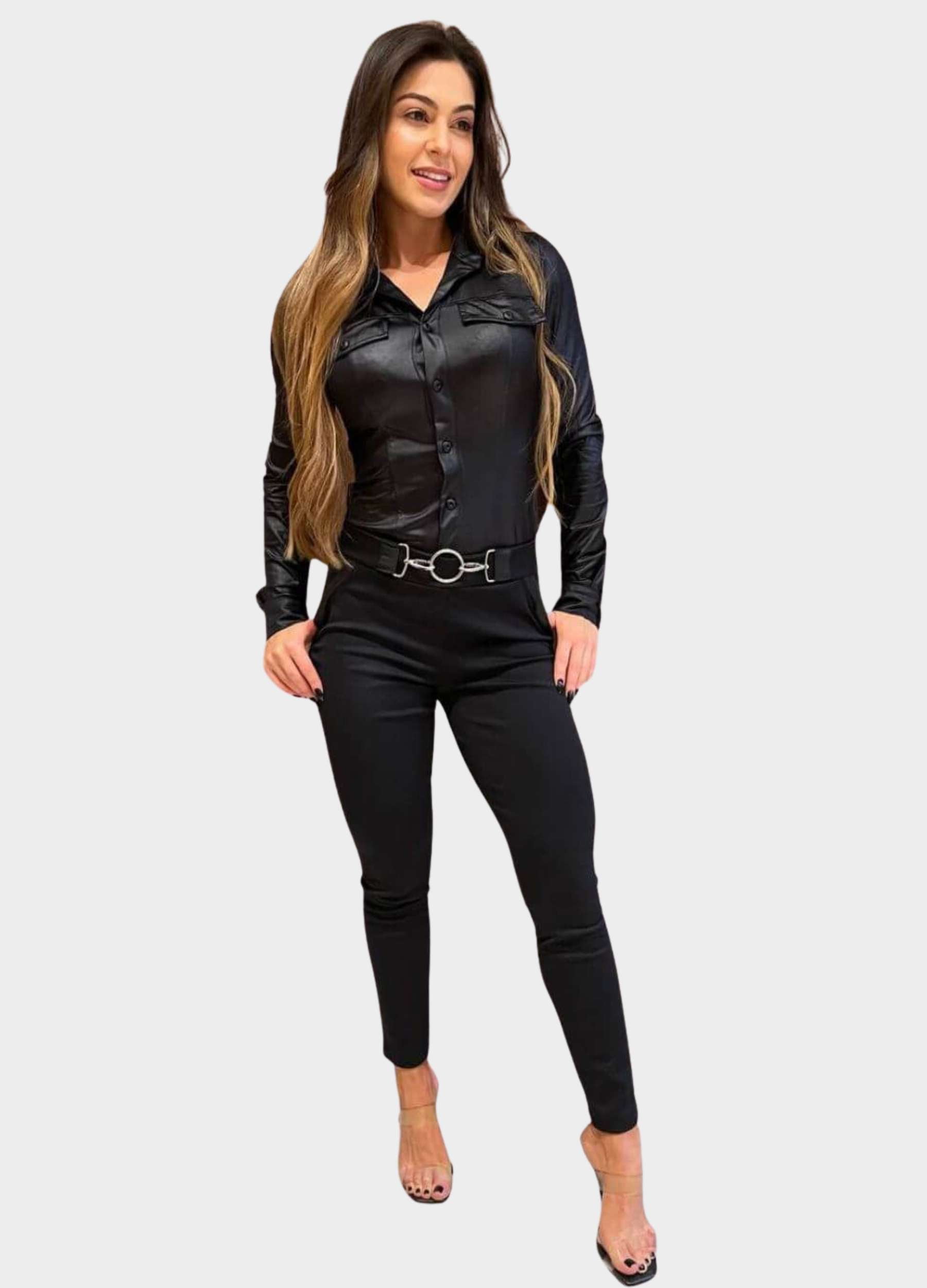 CALÇA COM DETALHE CIRRE E FIVELA