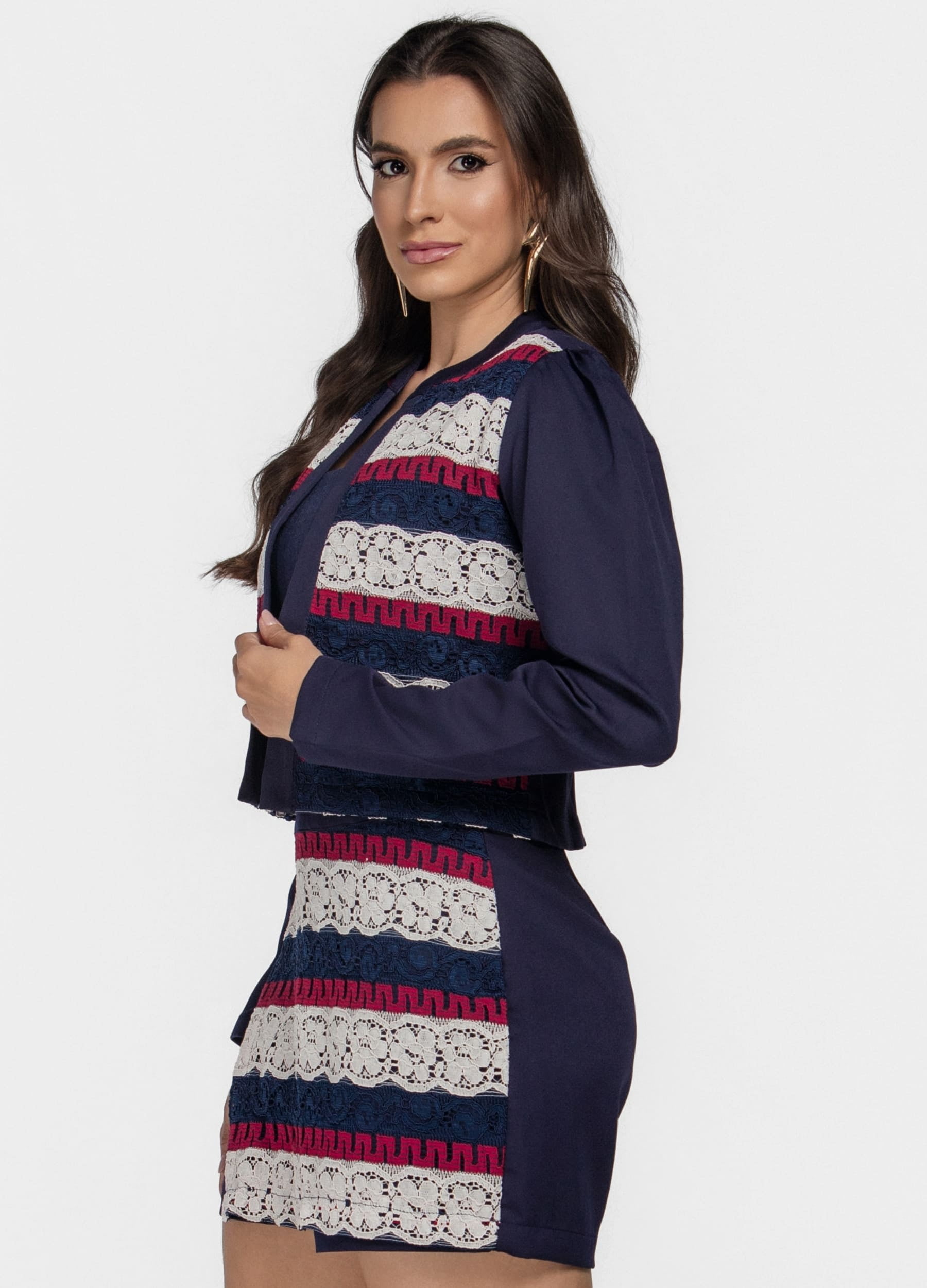 CONJUNTO FEMININO SHORT E CASACO COM RENDA 