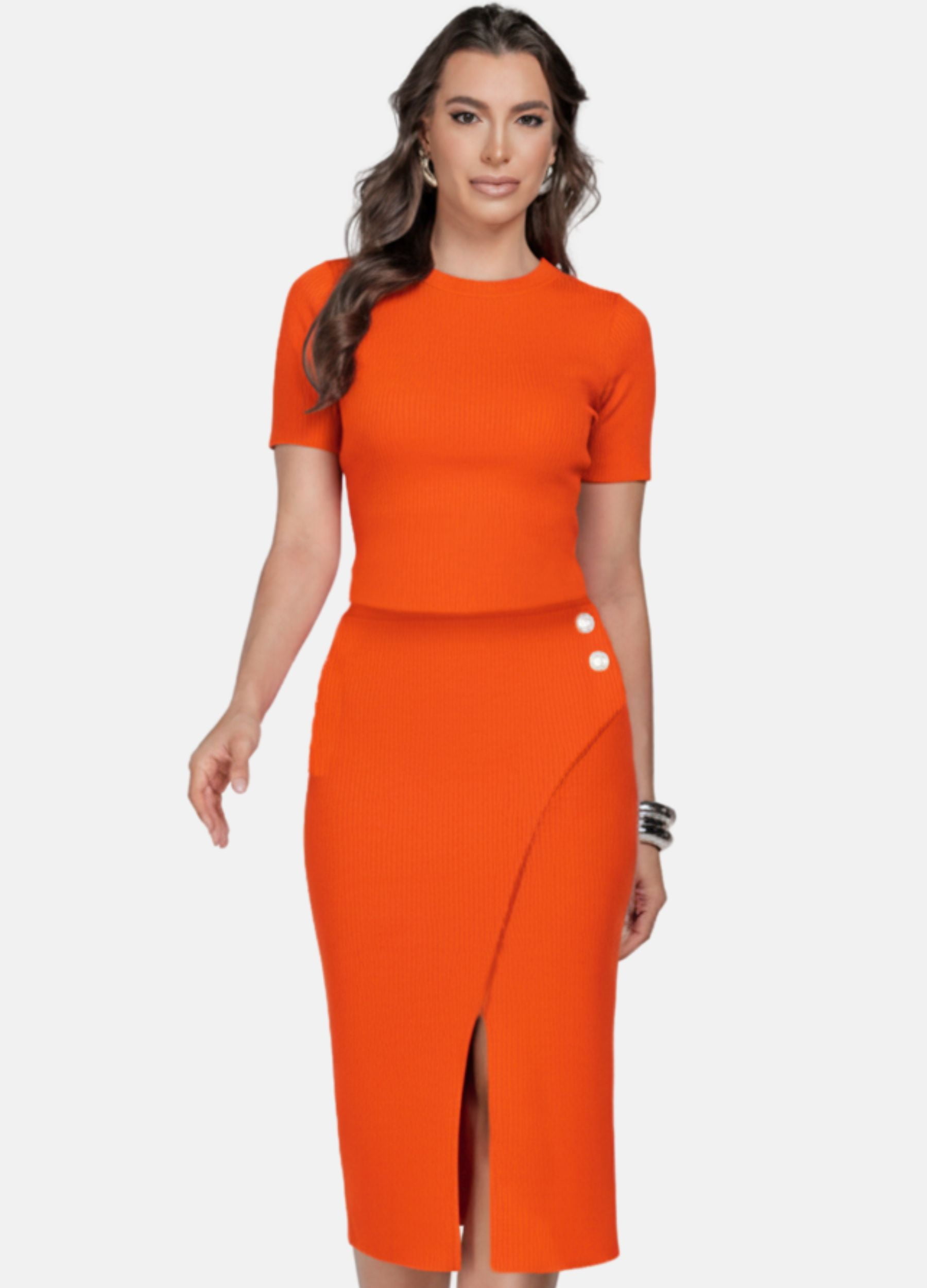 CONJUNTO SAIA E BLUSA COM BOTÕES DE METAL 