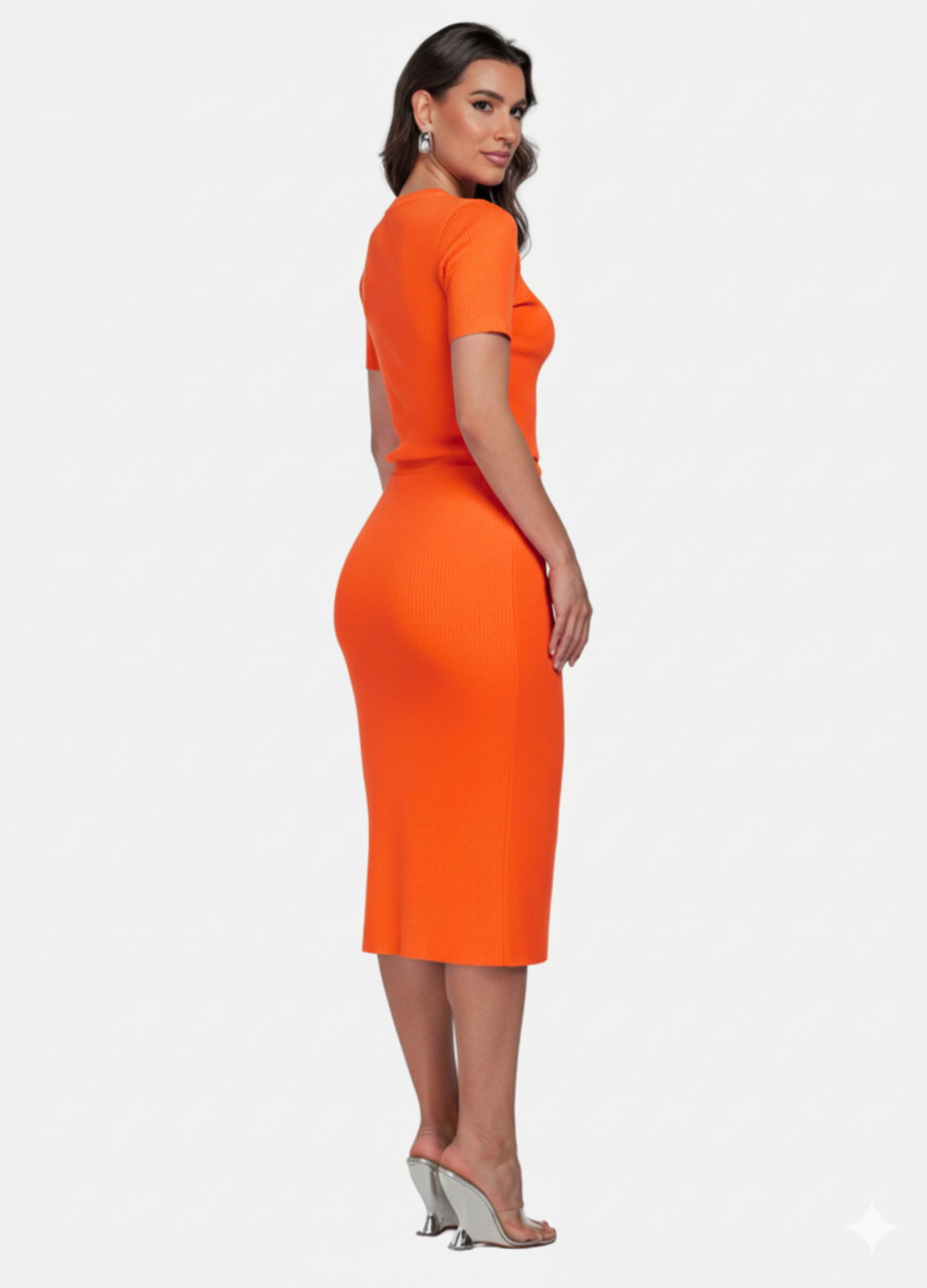 CONJUNTO SAIA E BLUSA COM BOTÕES DE METAL 