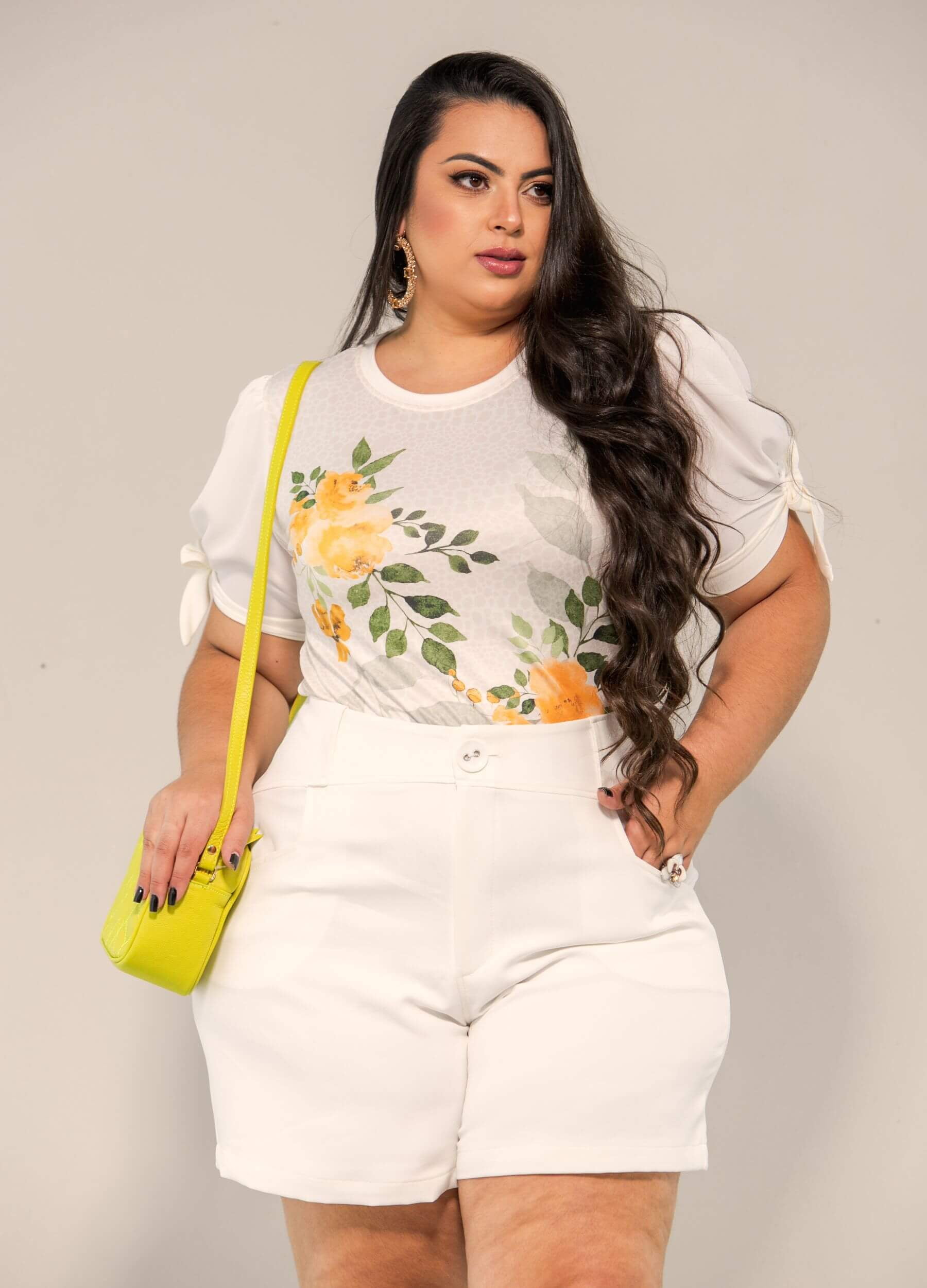 SHORT ALFAIATARIA COM BOTÃO PLUS SIZE 