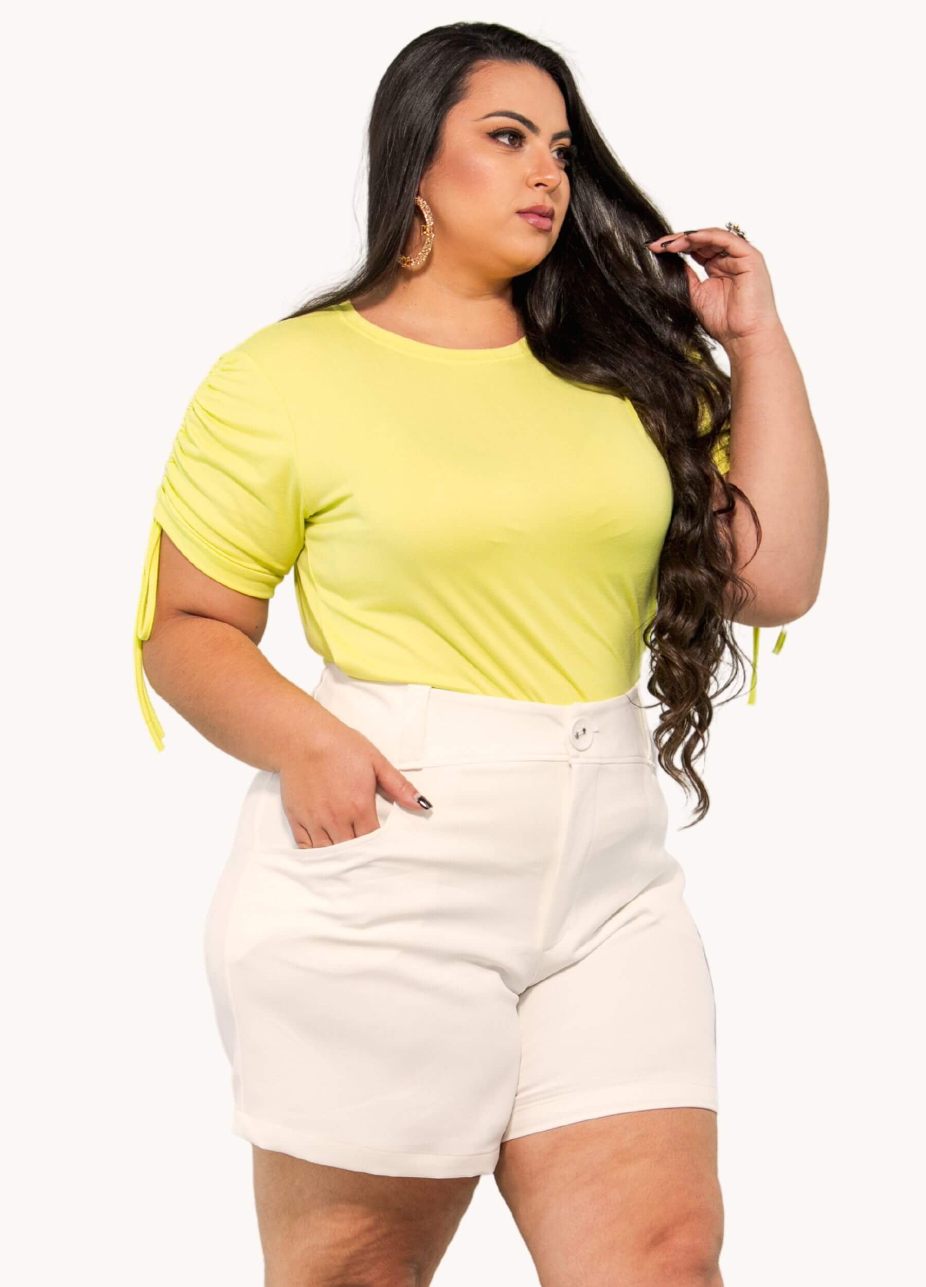 SHORT ALFAIATARIA COM BOTÃO PLUS SIZE 