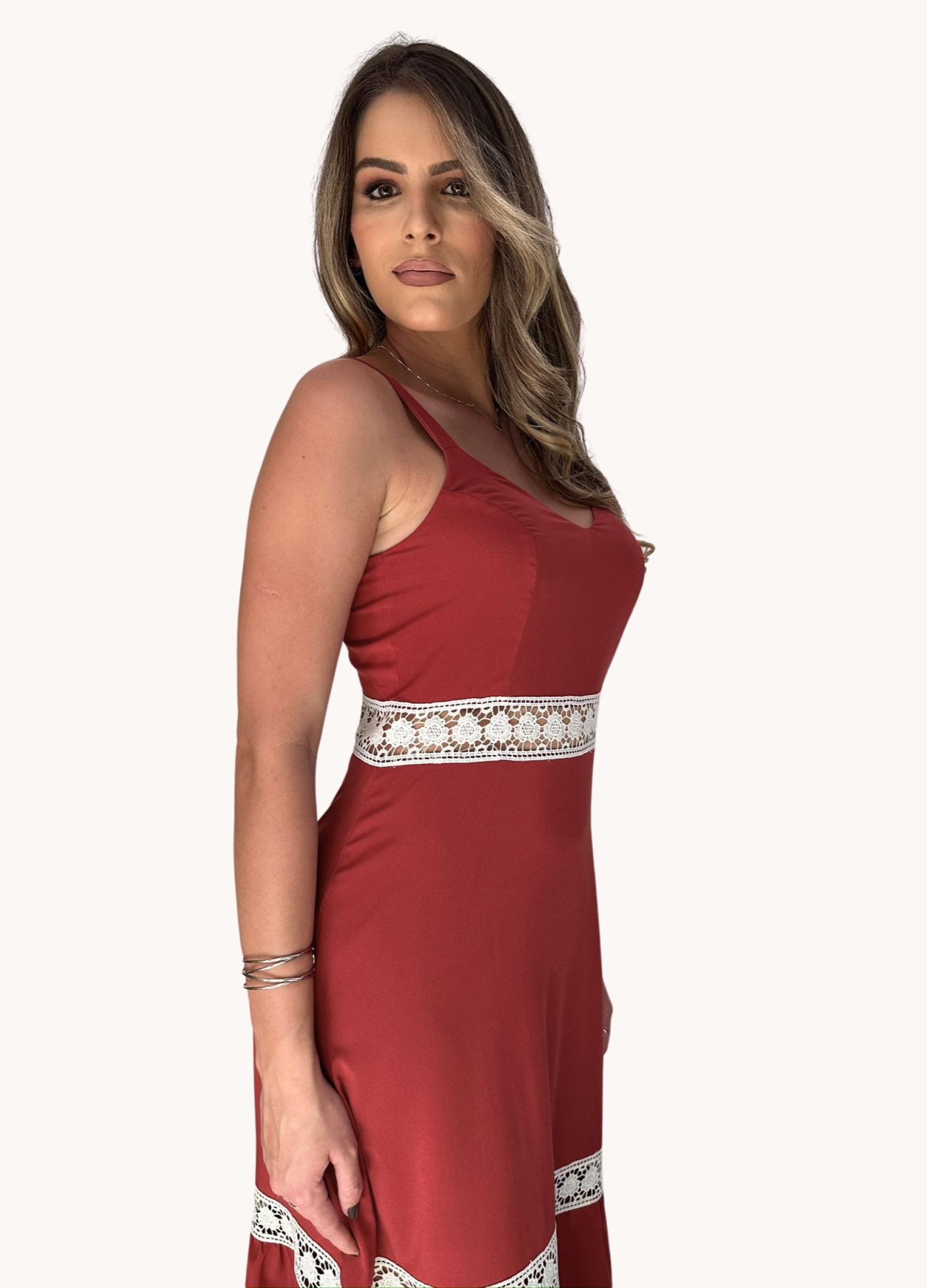 VESTIDO MIDI LISO COM RENDAS 