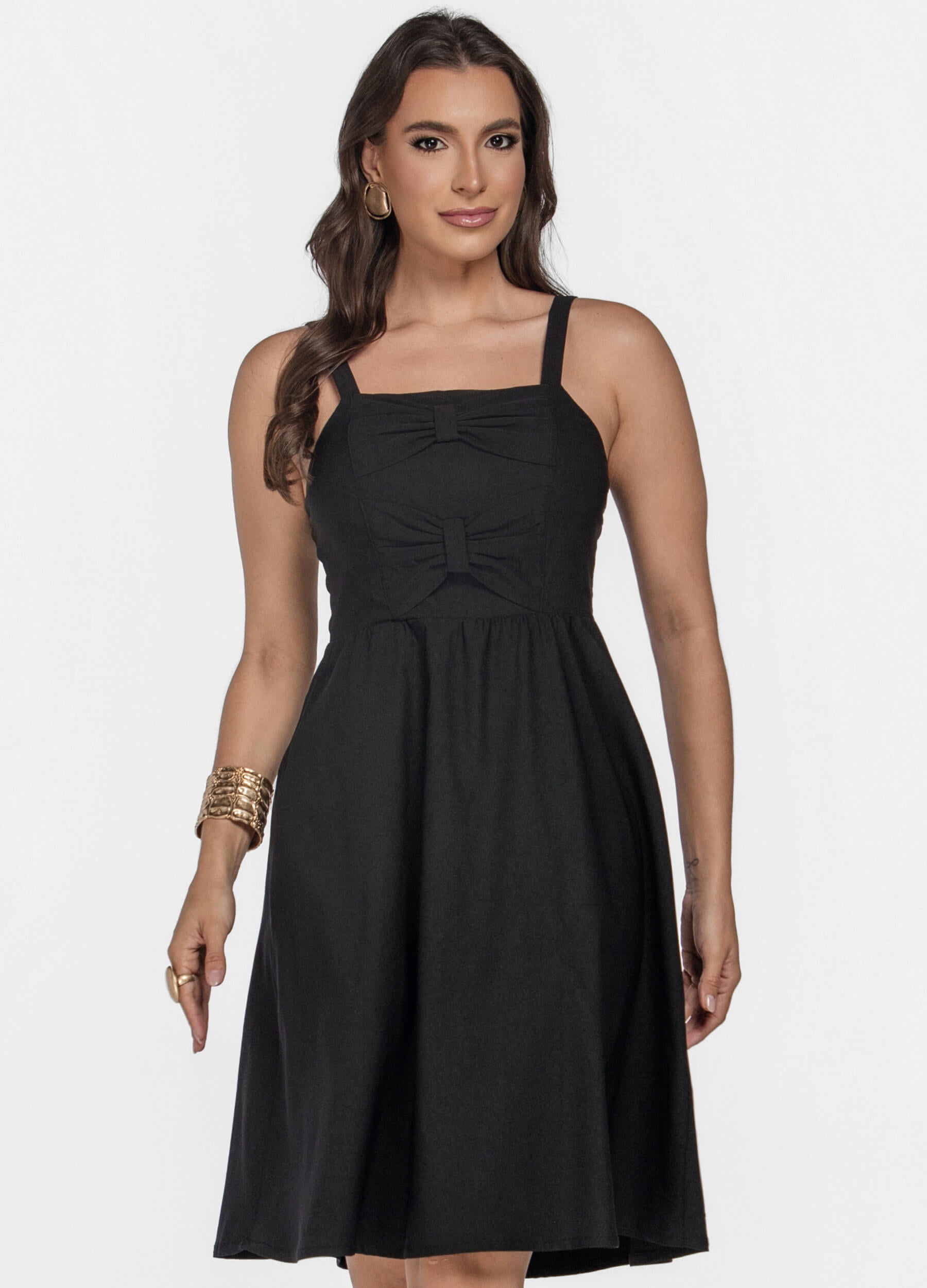 VESTIDO CURTO COM LAÇOS NA FRENTE 