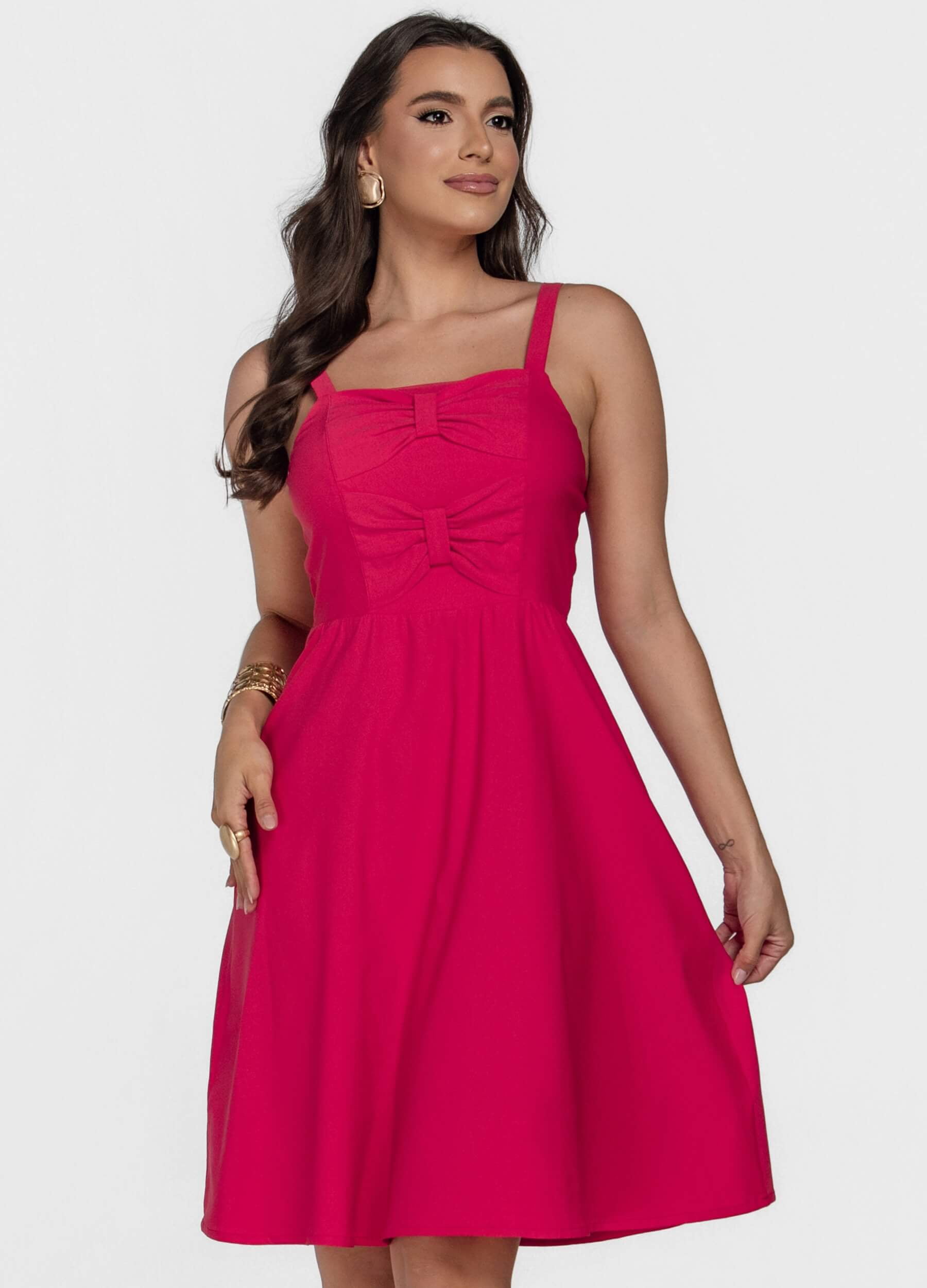 VESTIDO CURTO COM LAÇOS NA FRENTE