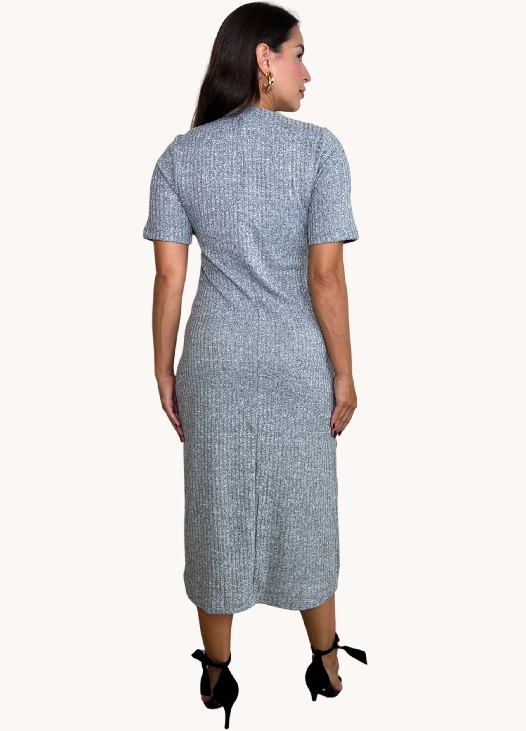 VESTIDO MIDI CANELADO COM FRANZIDO 