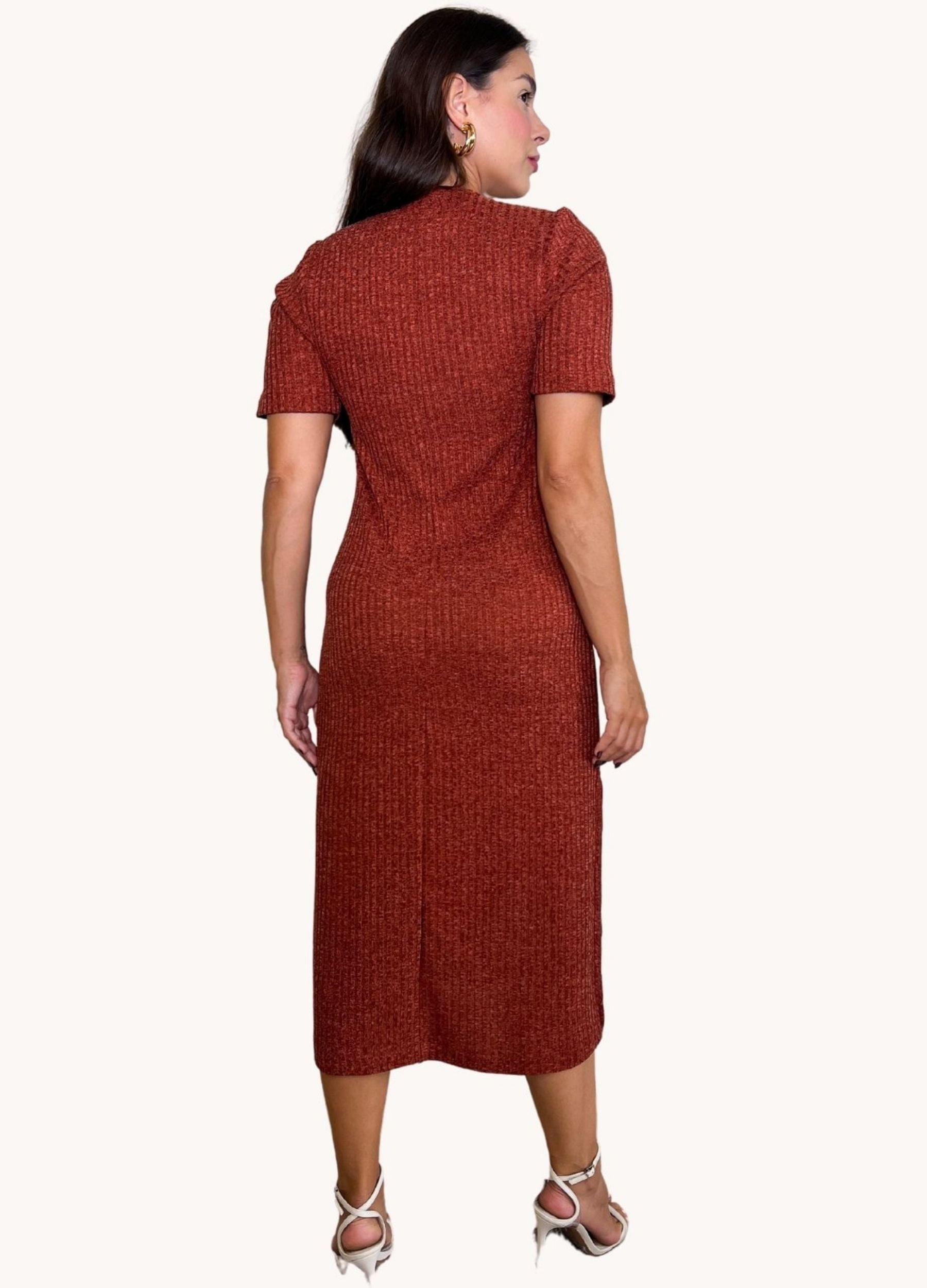 VESTIDO MIDI CANELADO COM FRANZIDO 