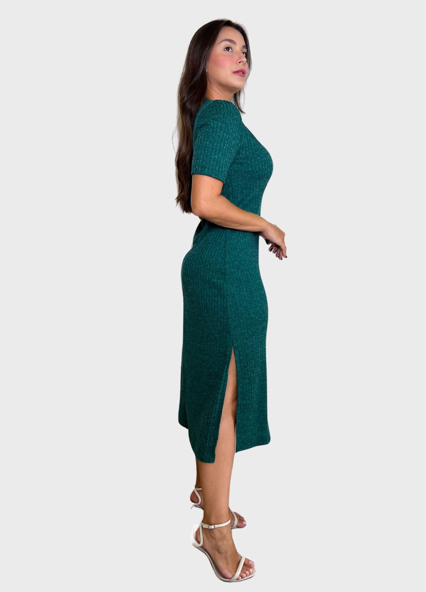 VESTIDO MIDI CANELADO COM FRANZIDO 
