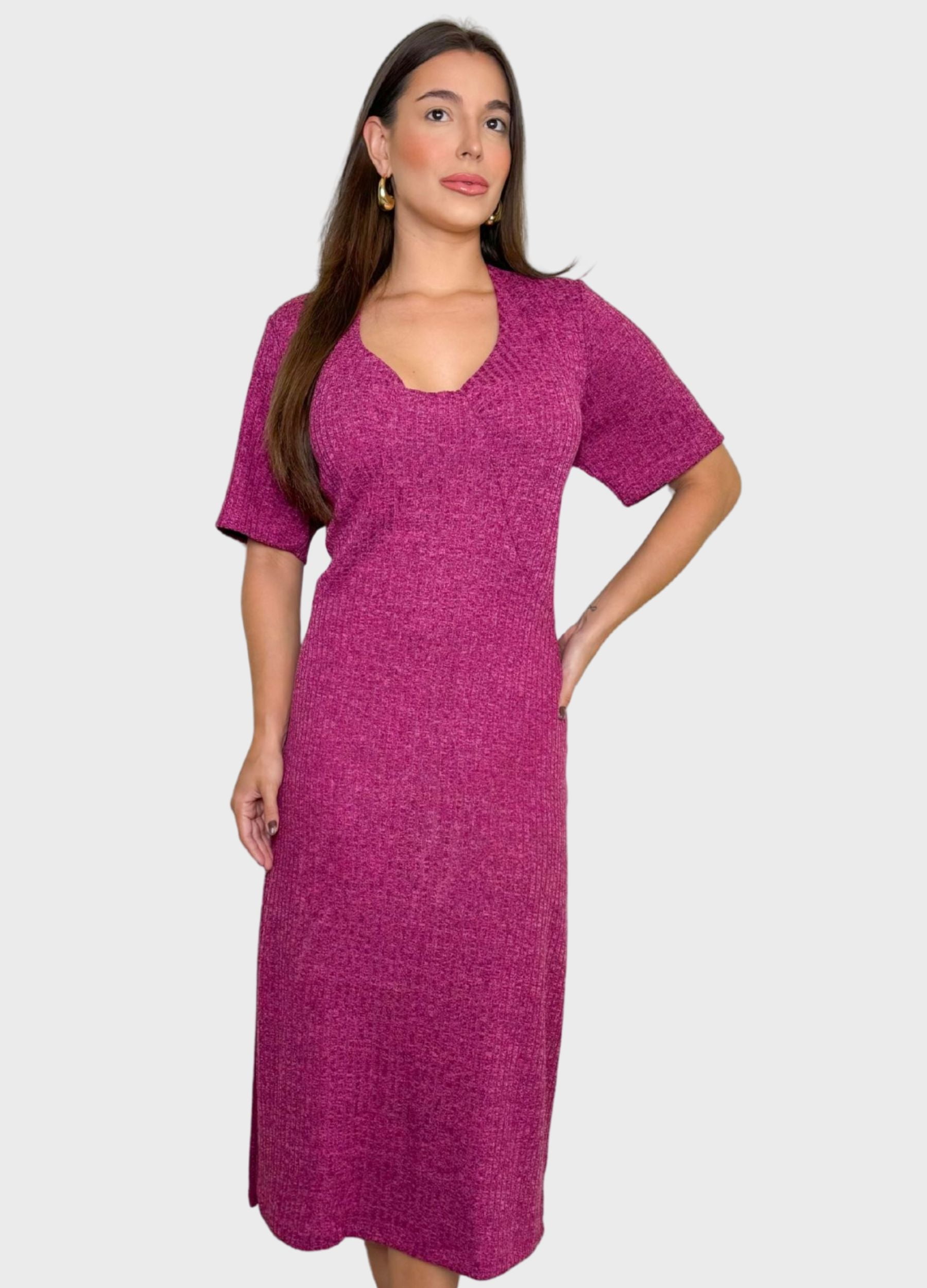 VESTIDO MIDI CANELADO COM FRANZIDO 