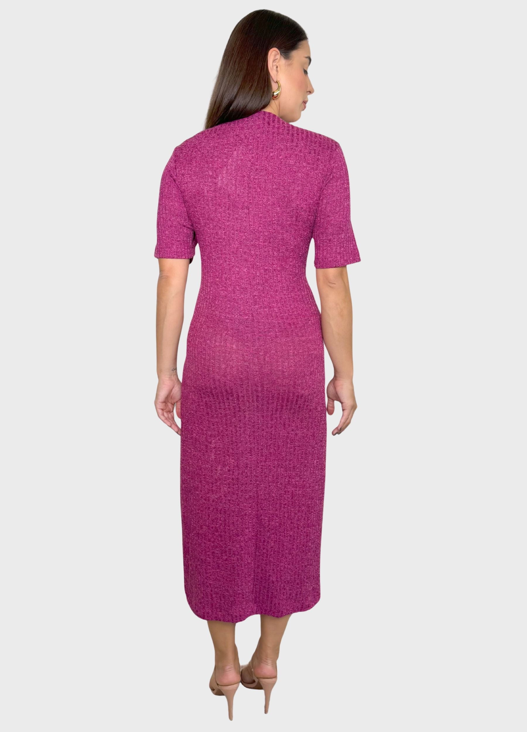 VESTIDO MIDI CANELADO COM FRANZIDO 