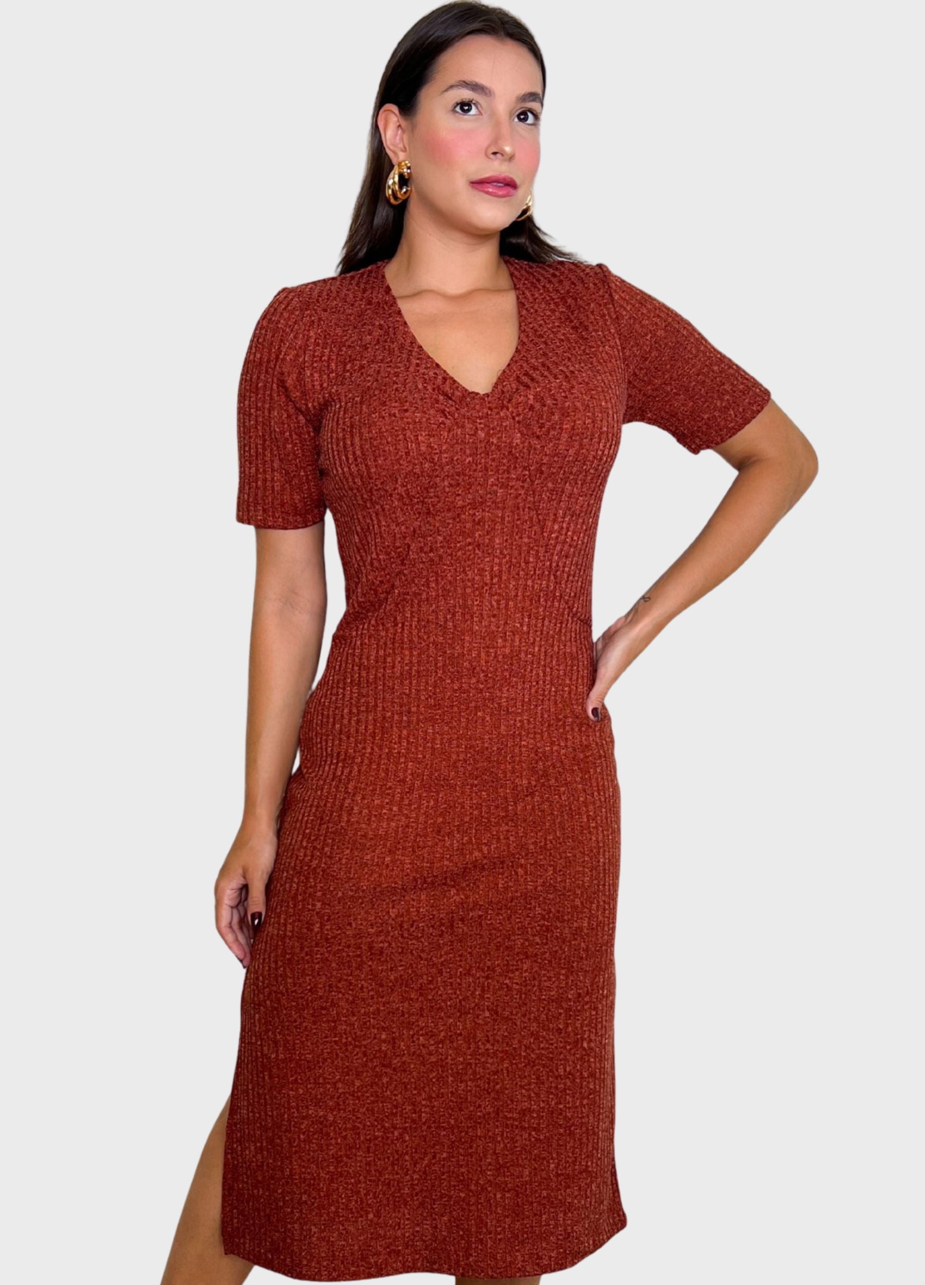 VESTIDO MIDI CANELADO COM FRANZIDO 