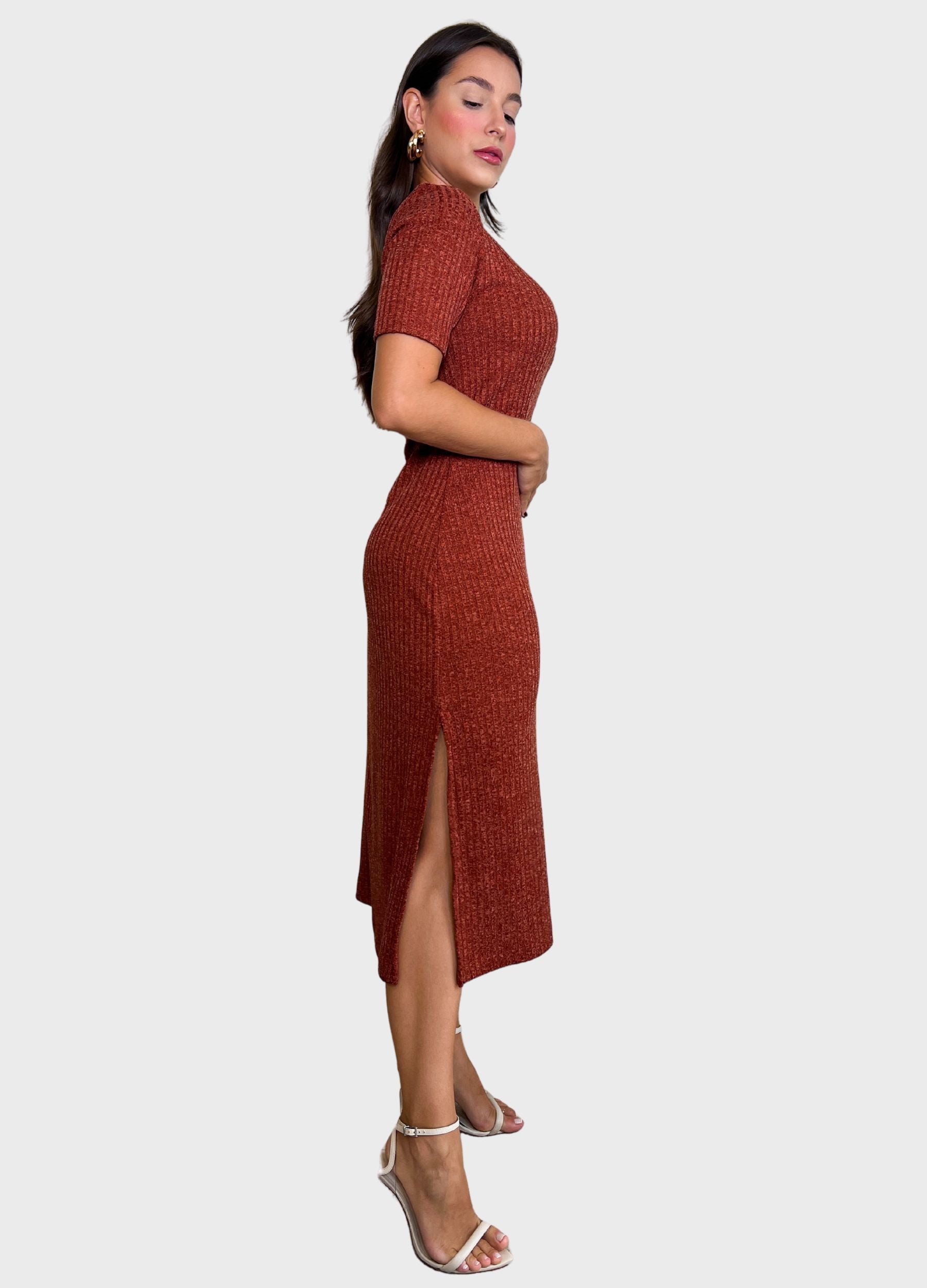 VESTIDO MIDI CANELADO COM FRANZIDO 