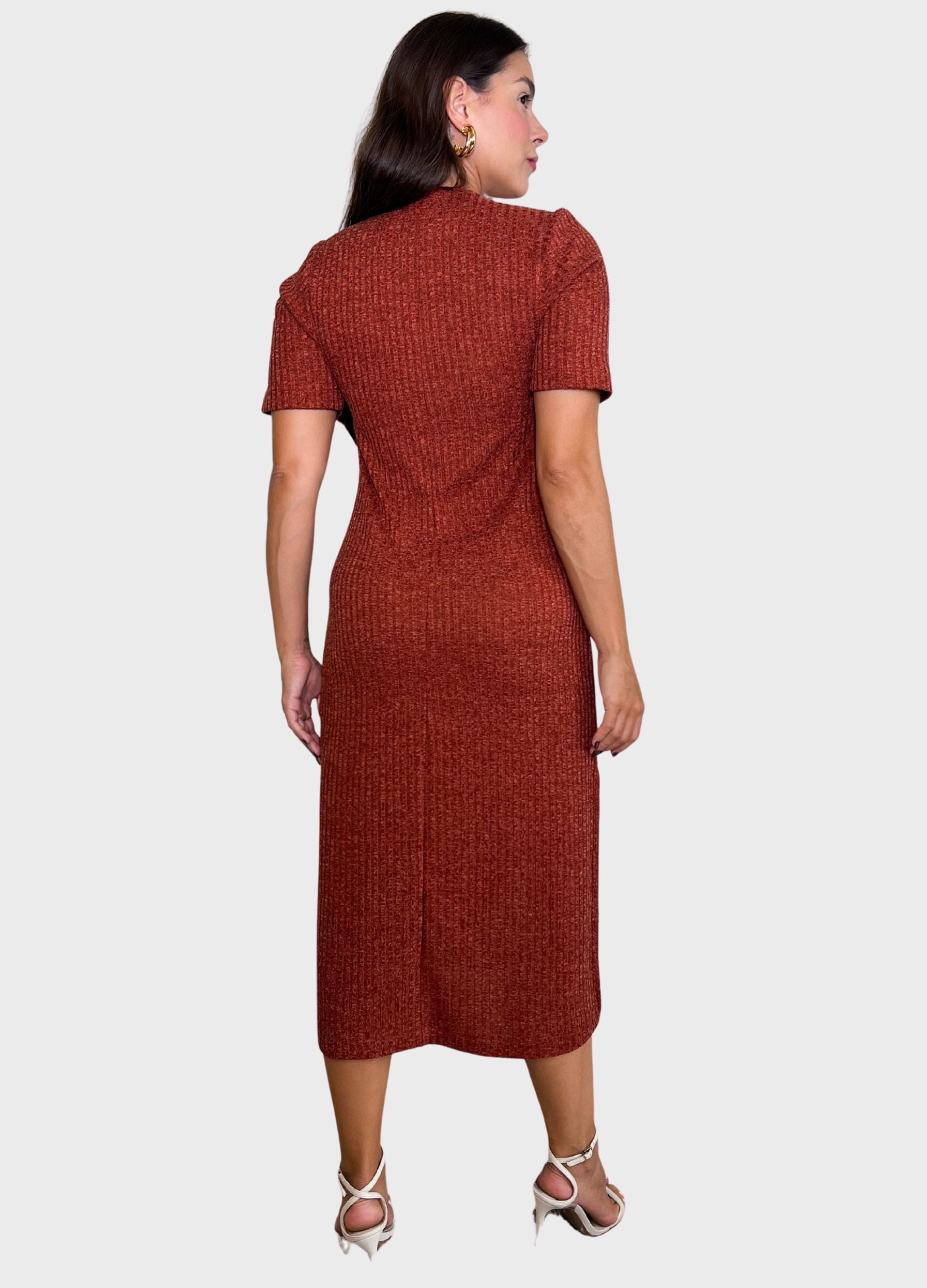 VESTIDO MIDI CANELADO COM FRANZIDO 