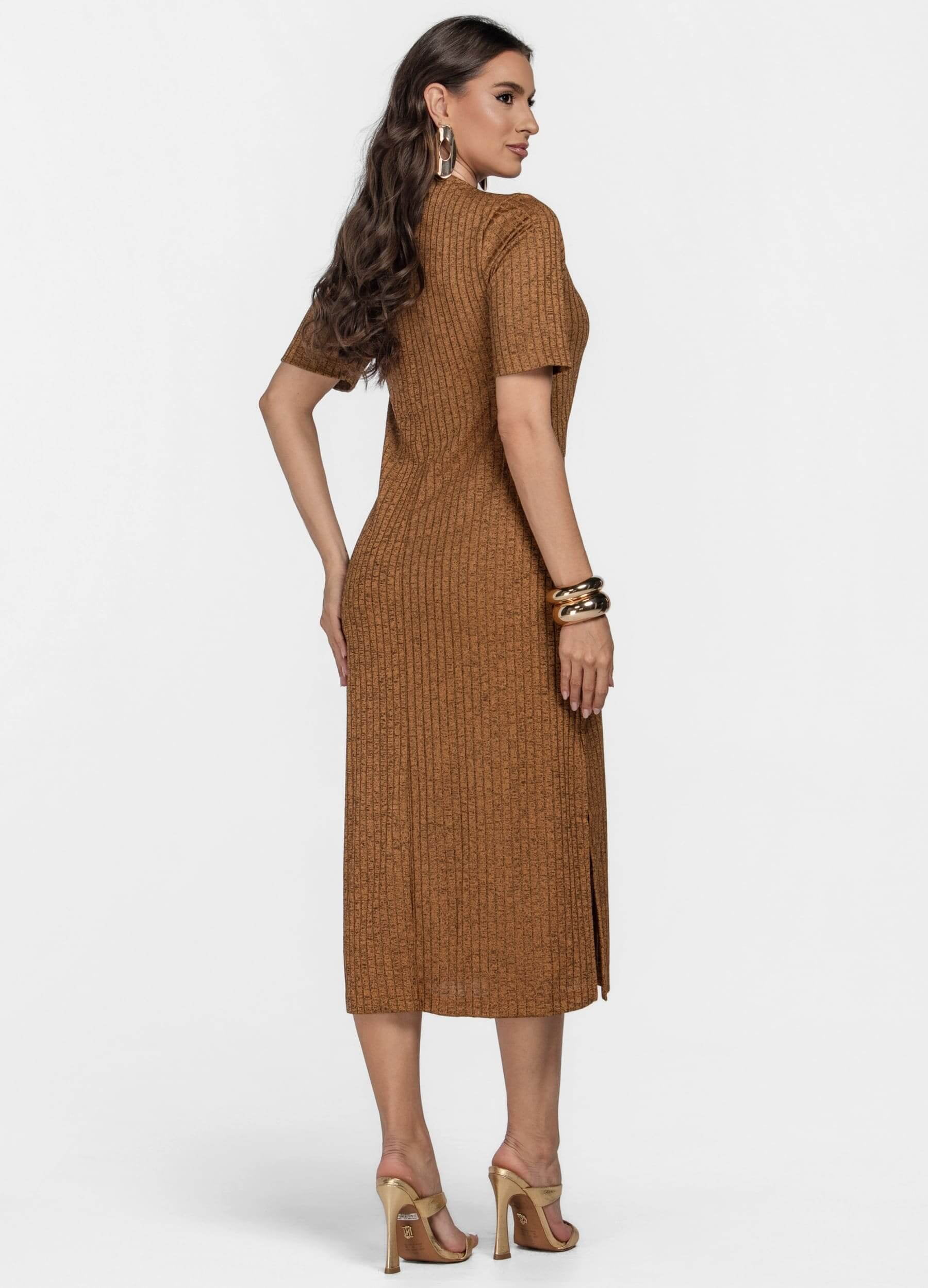 VESTIDO MIDI CANELADO COM FRANZIDO 
