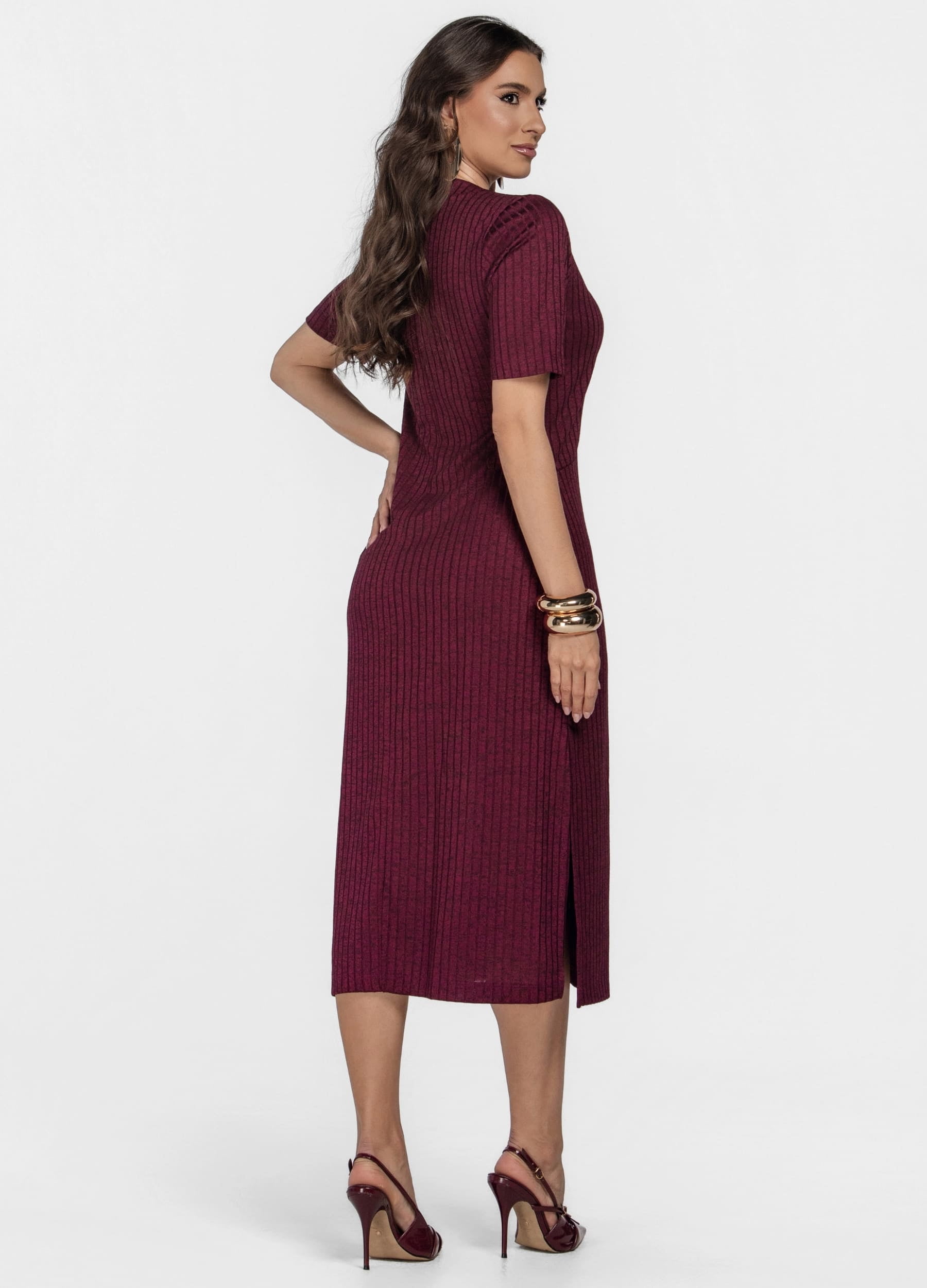 VESTIDO MIDI CANELADO COM FRANZIDO 