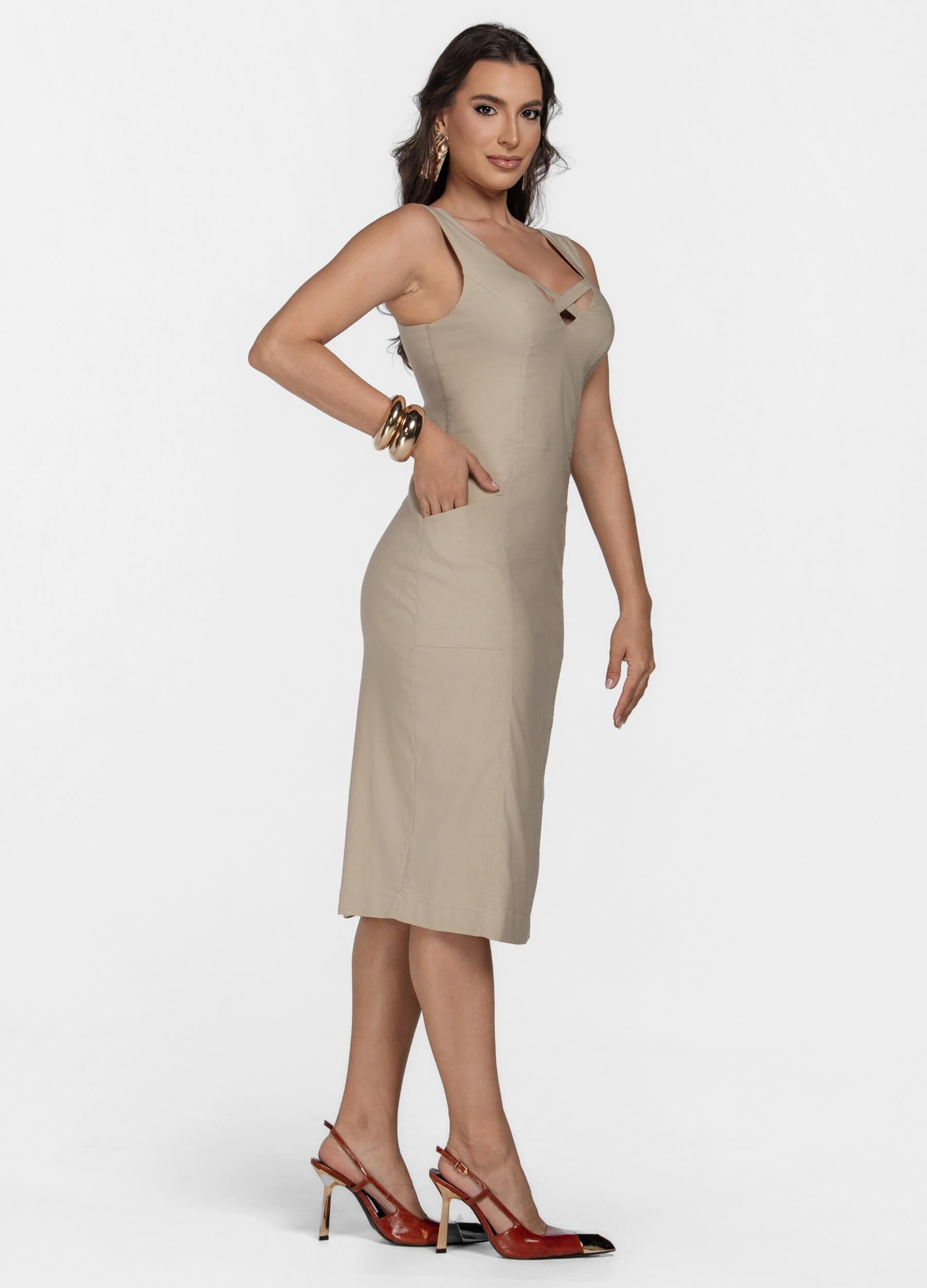 VESTIDO MIDI COM DETALHE EM X E BOLSO 
