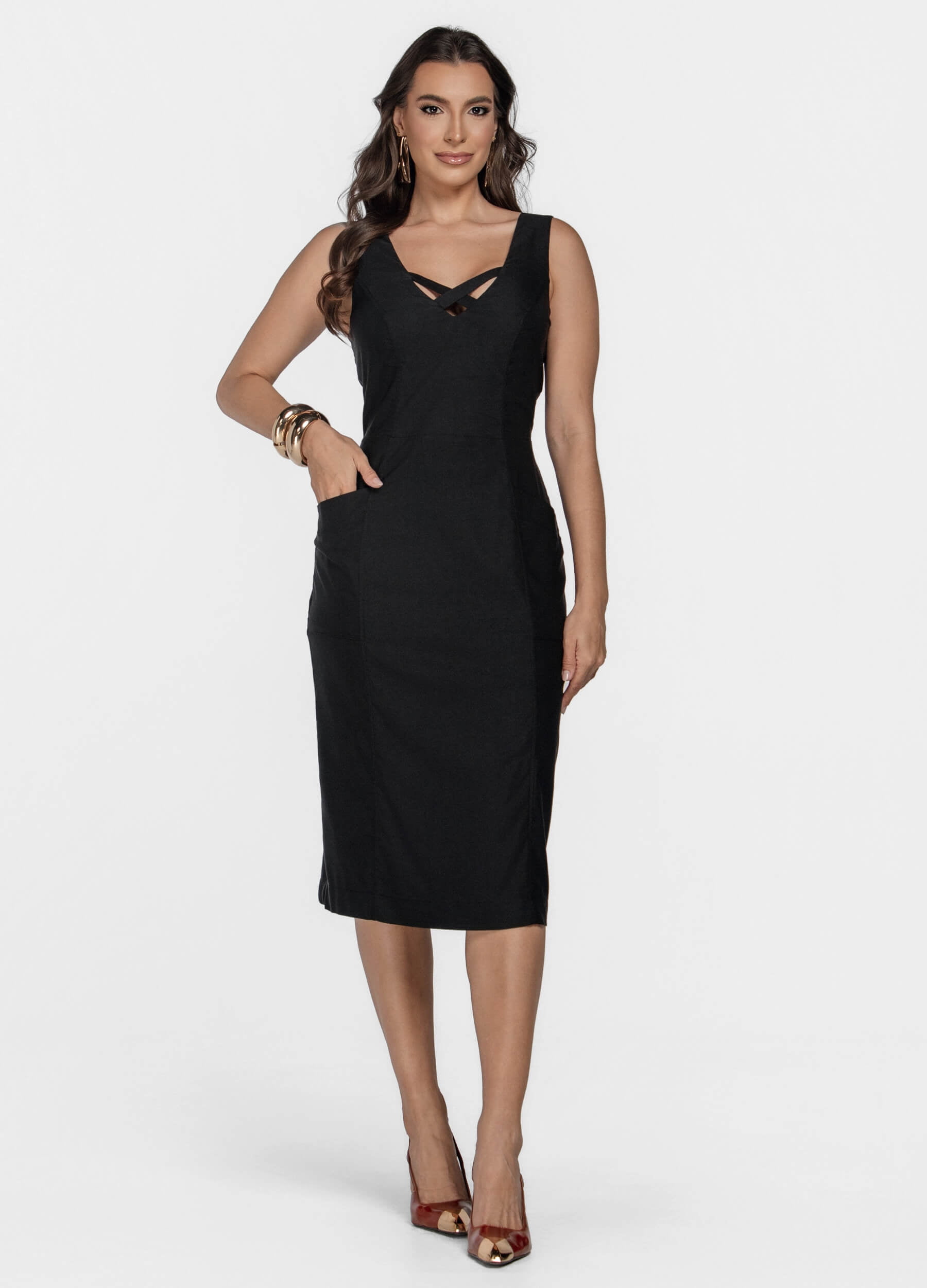 VESTIDO MIDI COM DETALHE EM X E BOLSO 