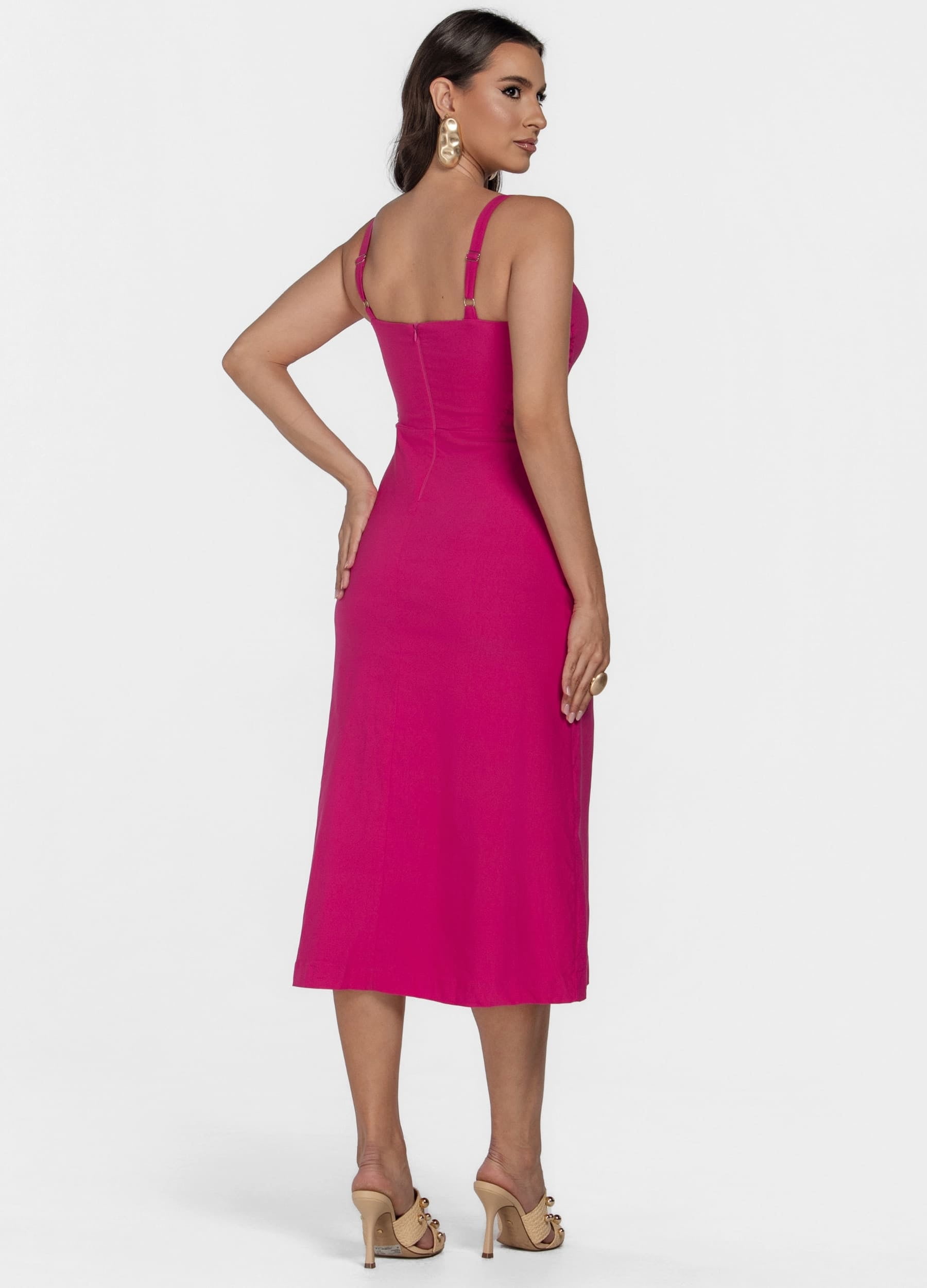VESTIDO MIDI COM RECORTES E ABERTURA NO DECOTE