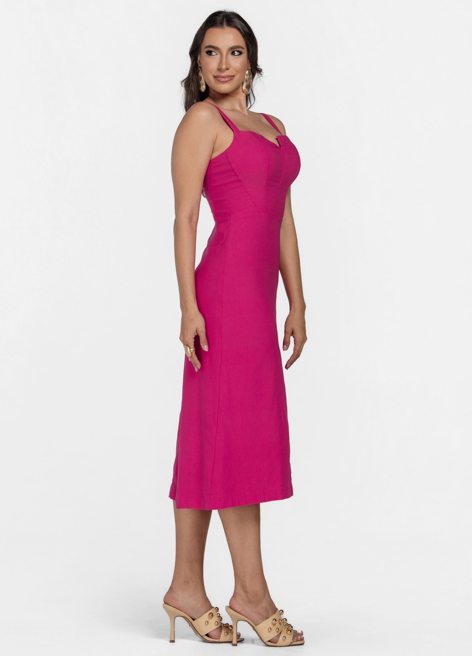 VESTIDO MIDI COM RECORTES E ABERTURA NO DECOTE