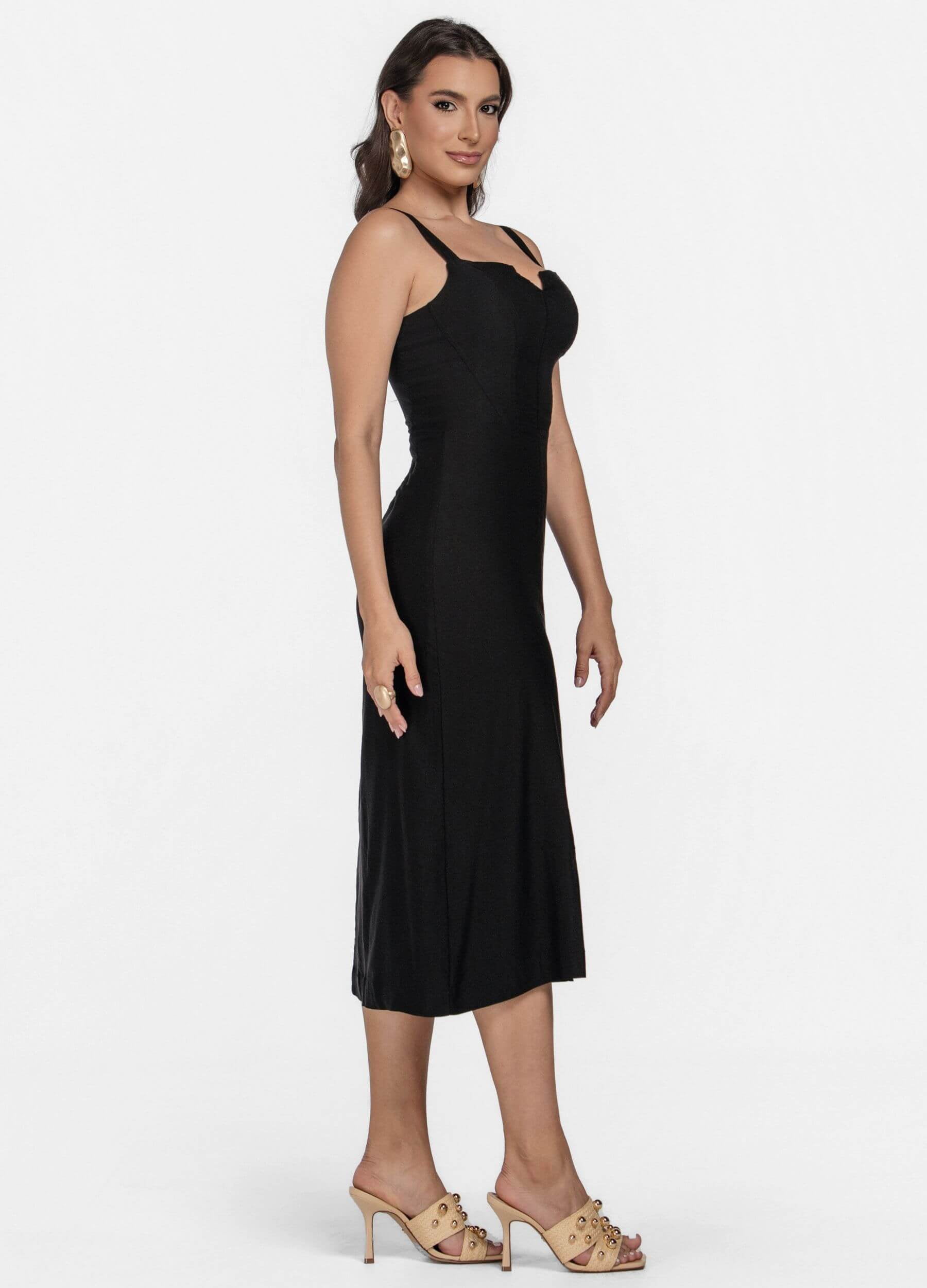 VESTIDO MIDI COM RECORTES E ABERTURA NO DECOTE