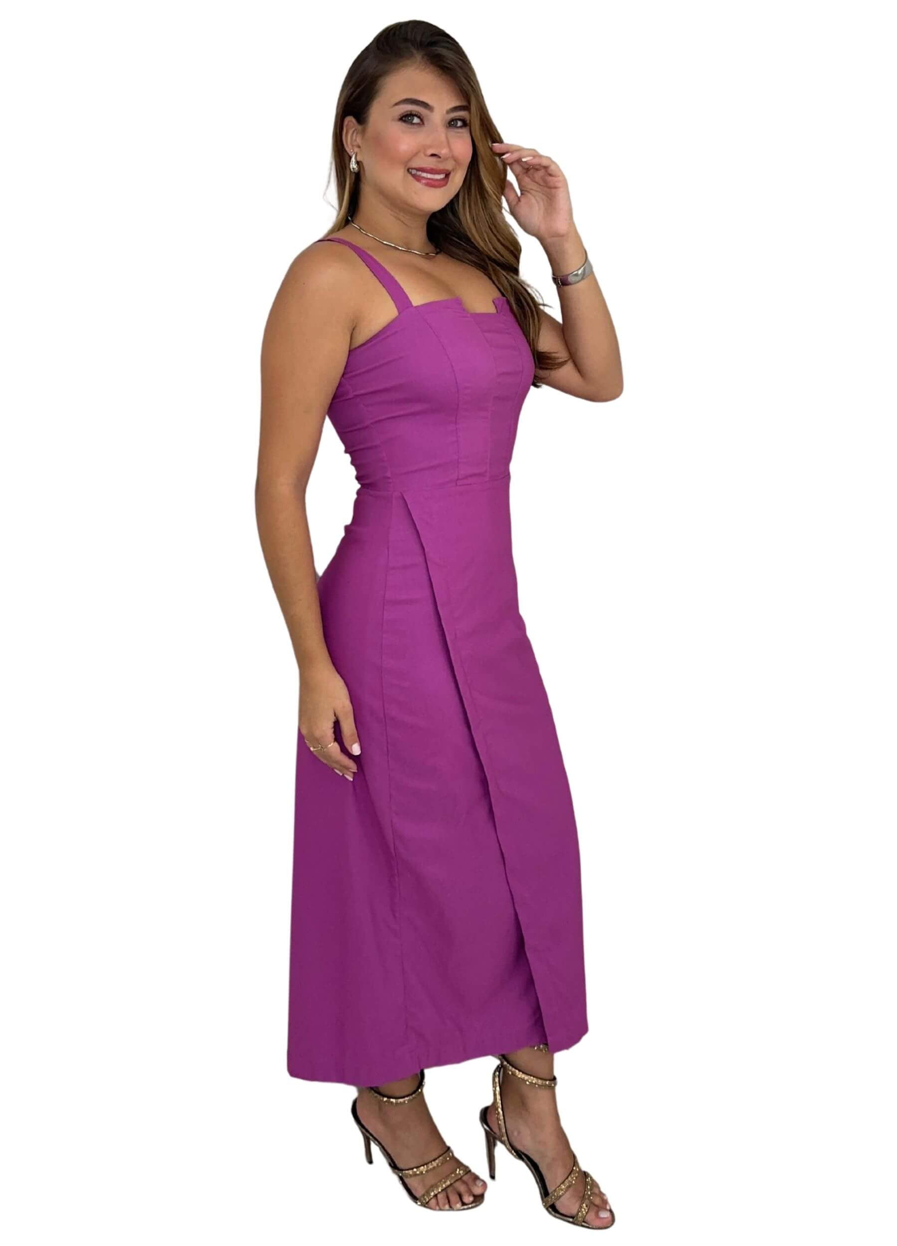 VESTIDO MIDI COM RECORTES E SAIA ENVELOPE 