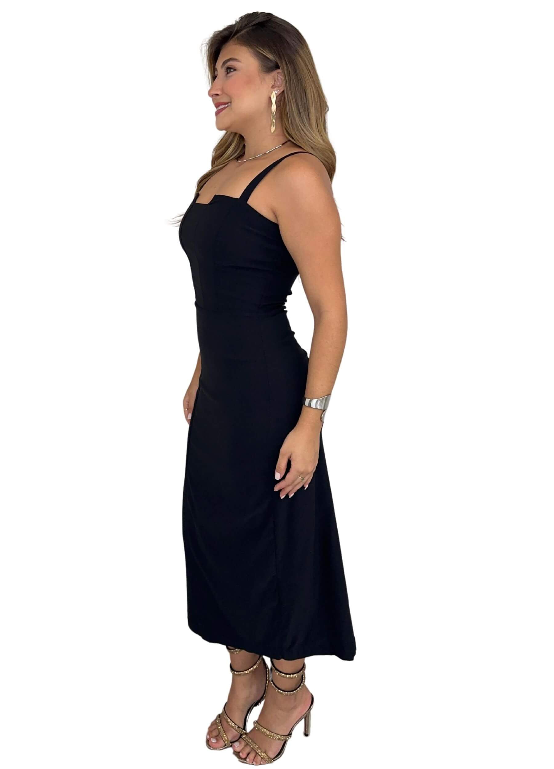 VESTIDO MIDI COM RECORTES E SAIA ENVELOPE 