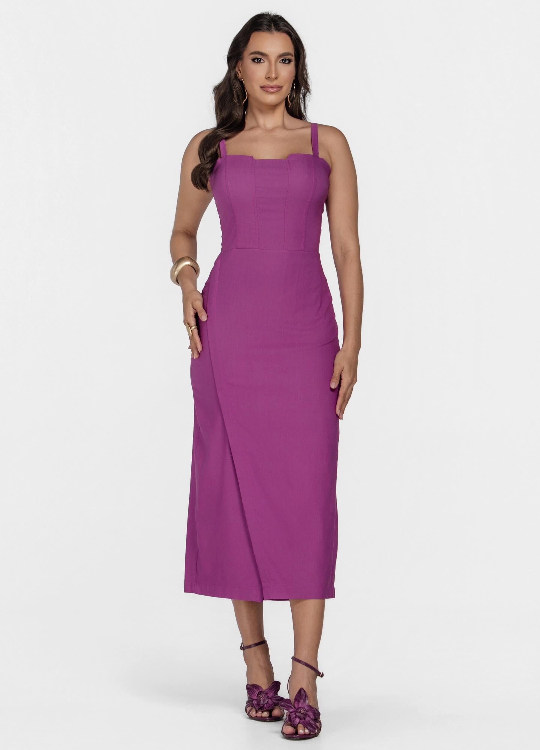 VESTIDO MIDI COM RECORTES E SAIA ENVELOPE 