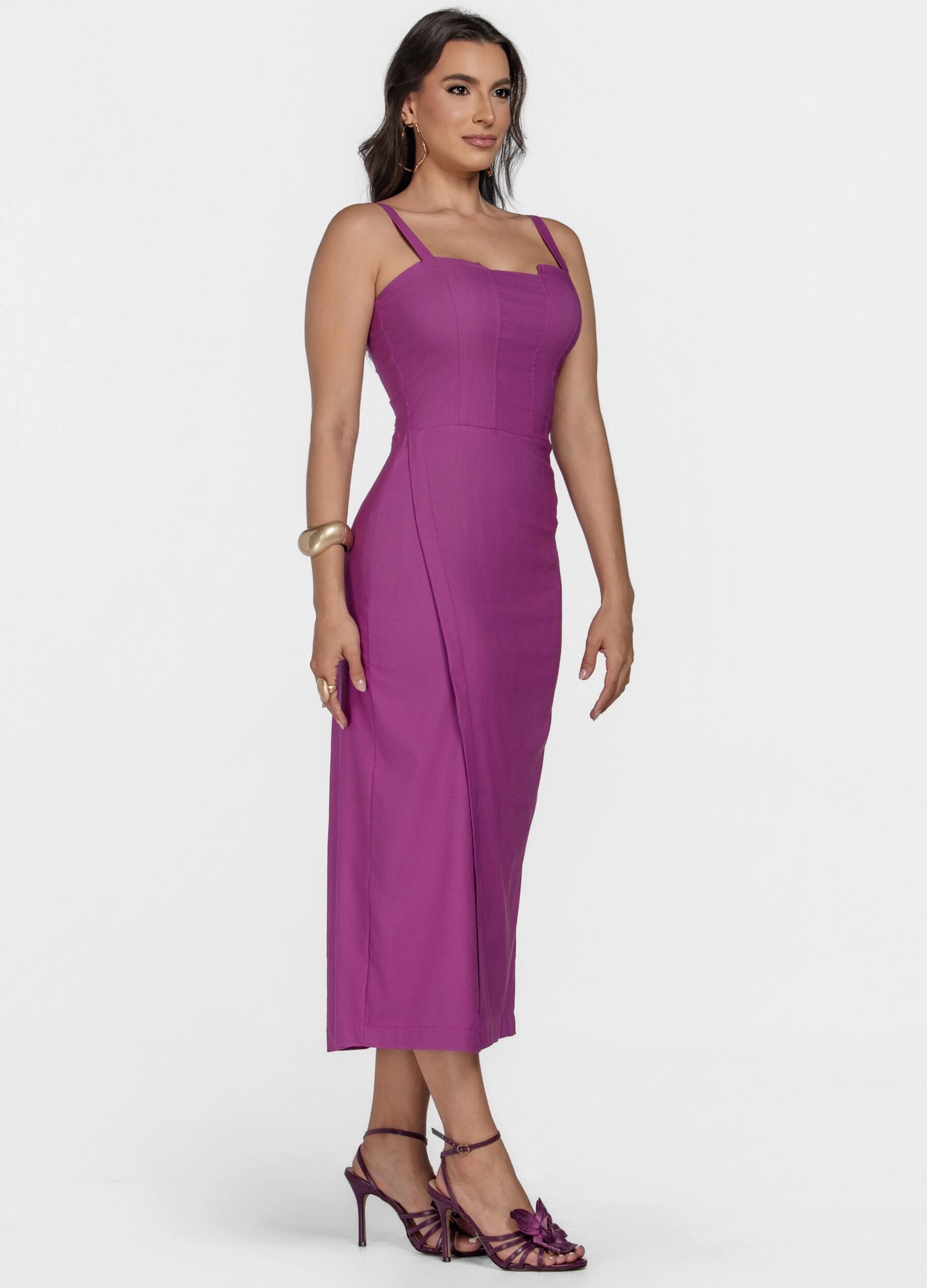 VESTIDO MIDI COM RECORTES E SAIA ENVELOPE 